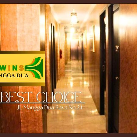 Twins Hotel Джакарта Екстериор снимка