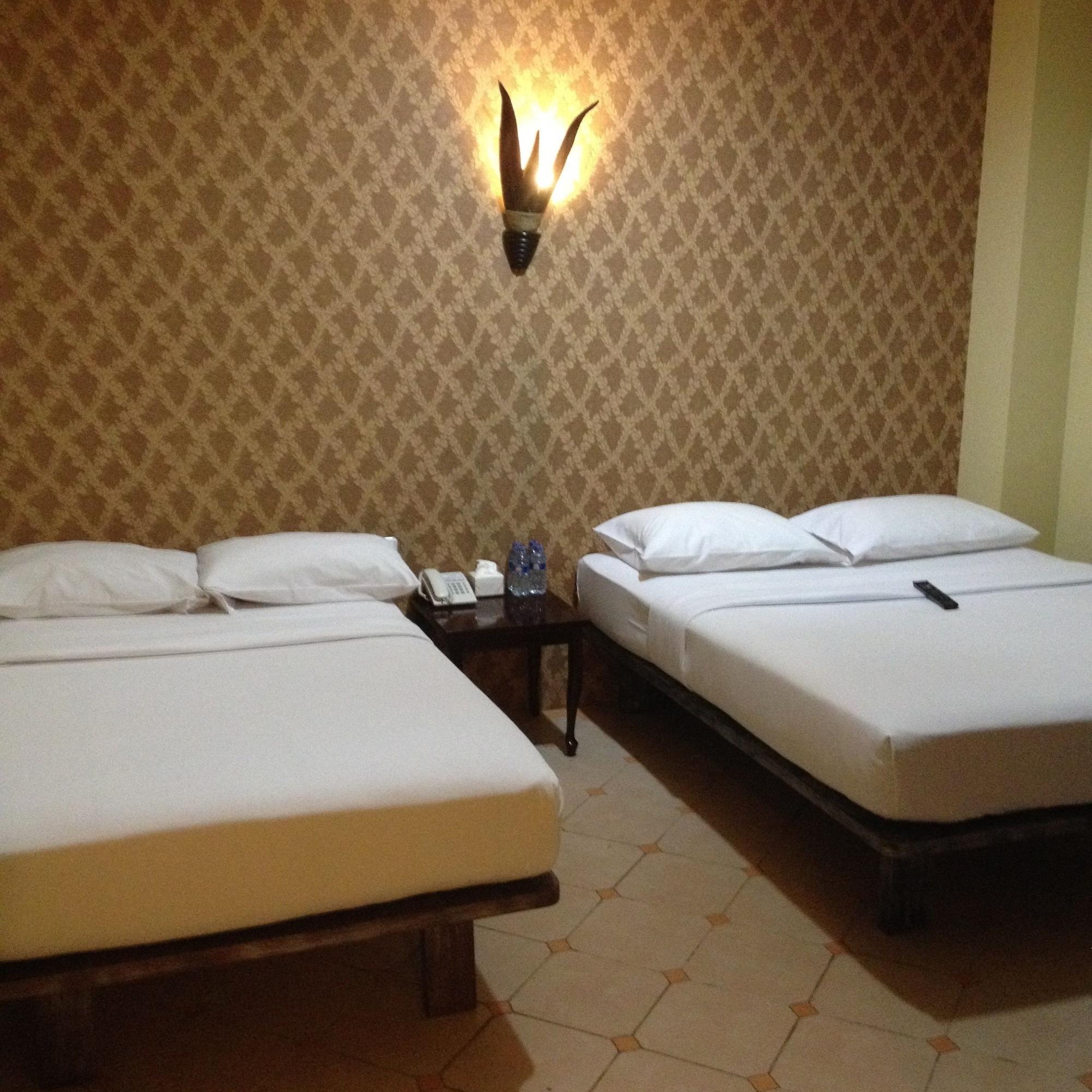 Twins Hotel Джакарта Екстериор снимка