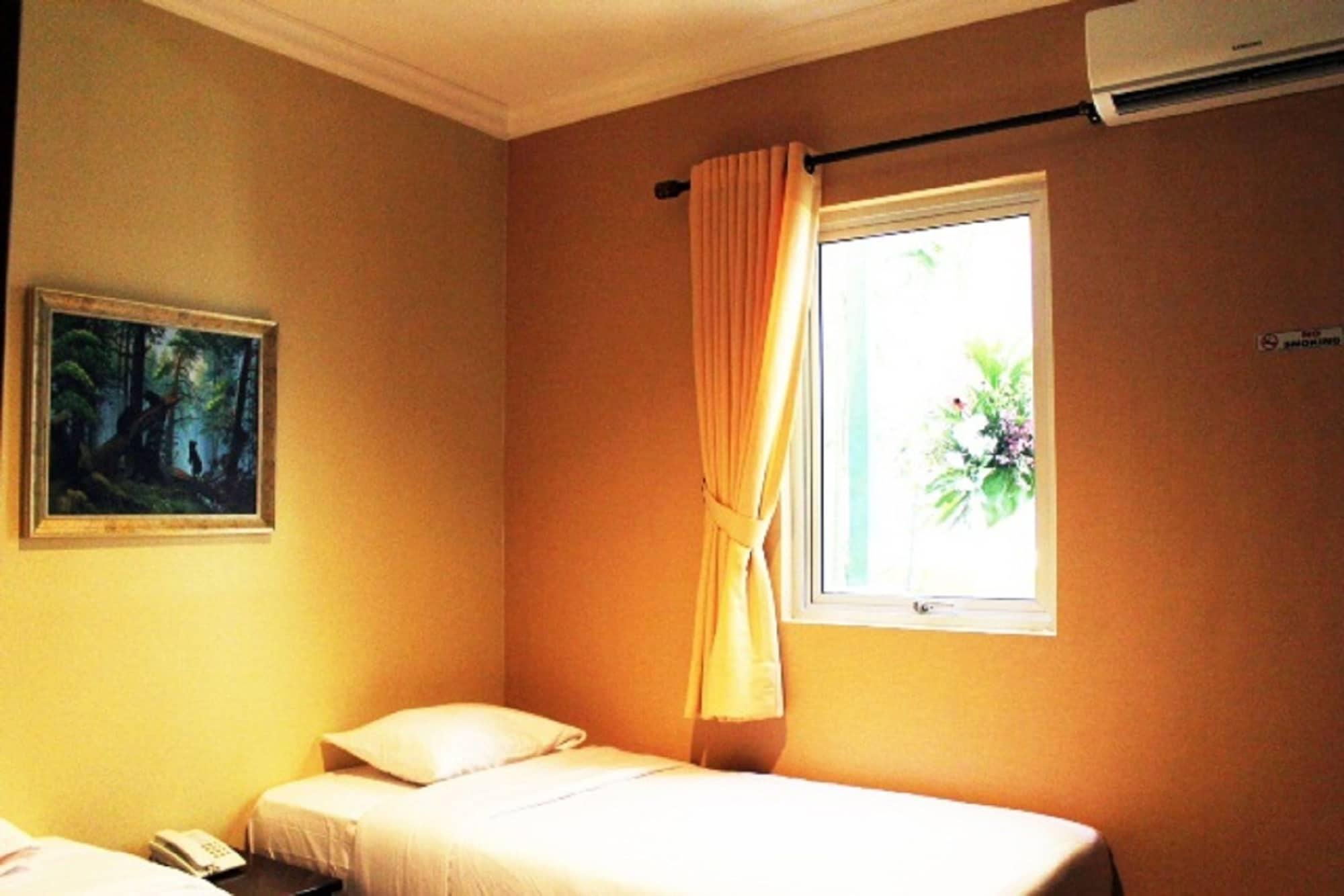 Twins Hotel Джакарта Екстериор снимка