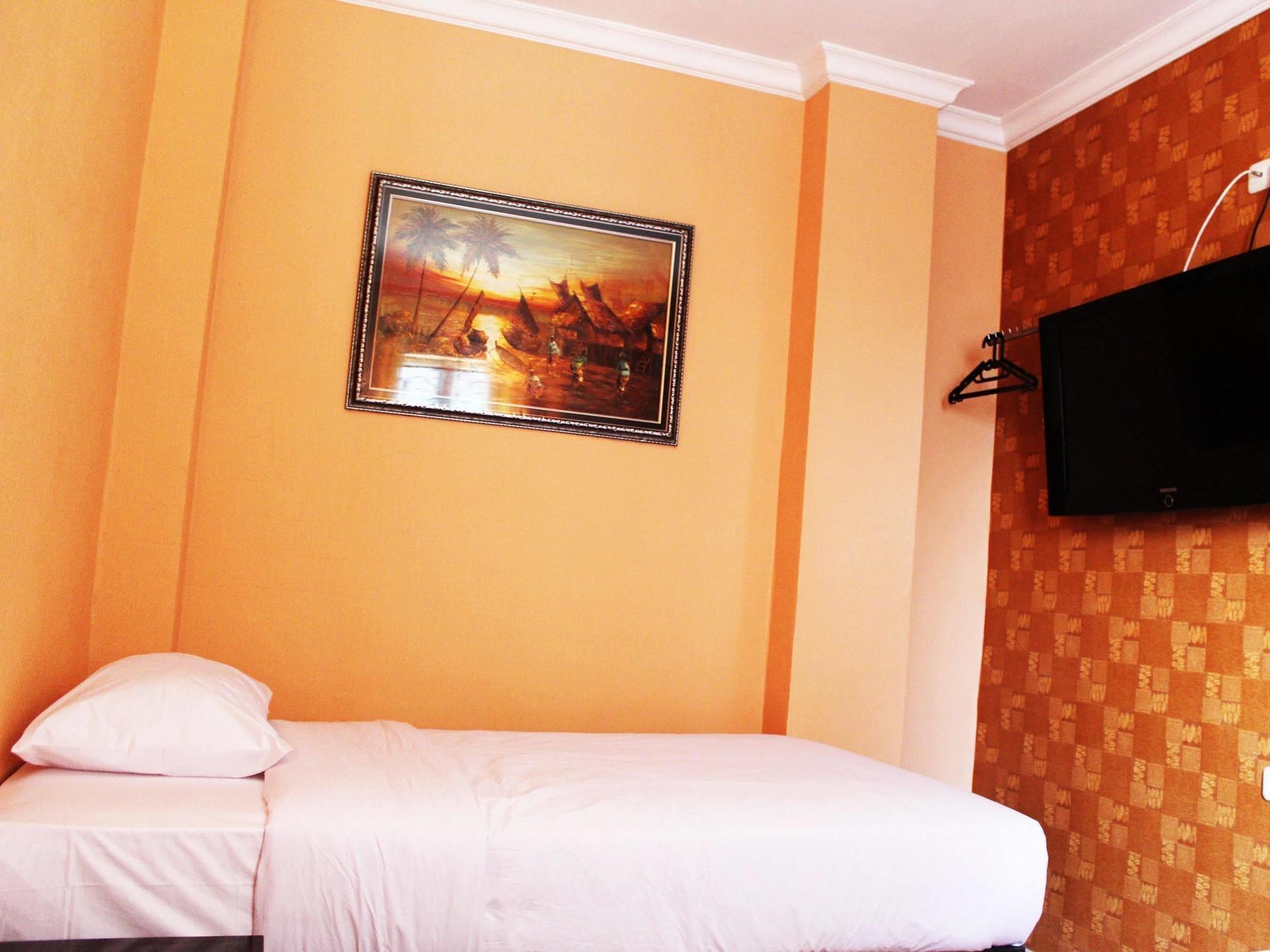 Twins Hotel Джакарта Екстериор снимка